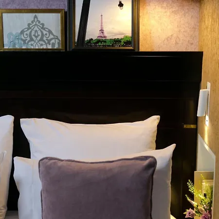 ホテル De Neuville Arc De Triomphe 4*