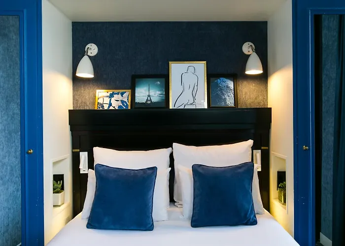 De Neuville Arc De Triomphe 4* Paris