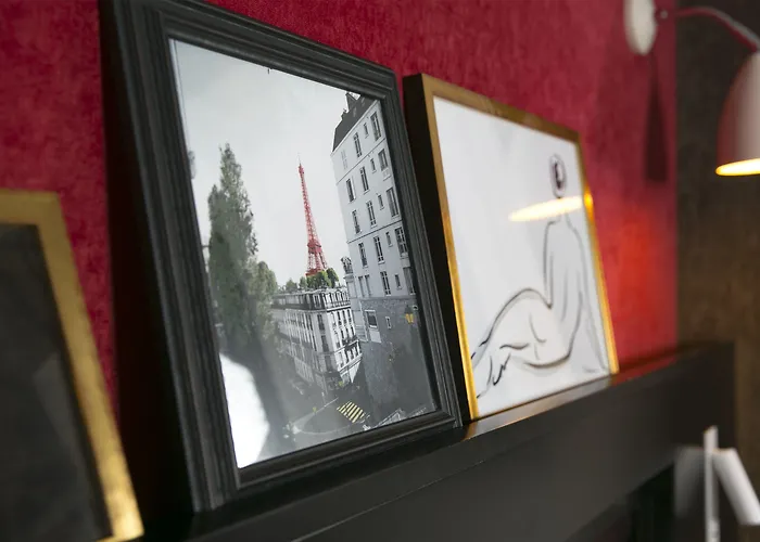 Hotel De Neuville Arc De Triomphe 4*