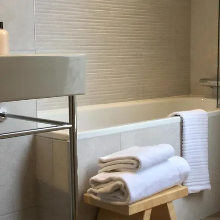 De Neuville Arc De Triomphe 4* Paříž