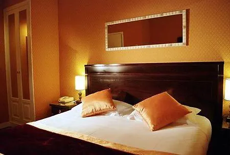 Hotel De Neuville Arc De Triomphe