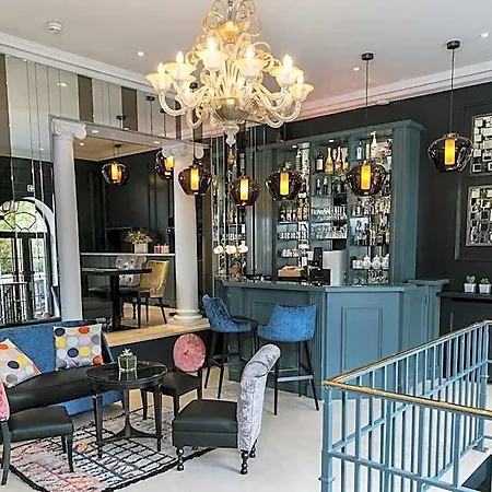 Hotel De Neuville Arc De Triomphe Paris