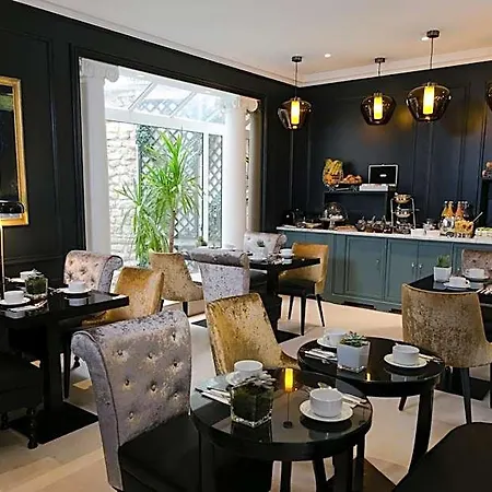 De Neuville Arc De Triomphe Hotel 4*