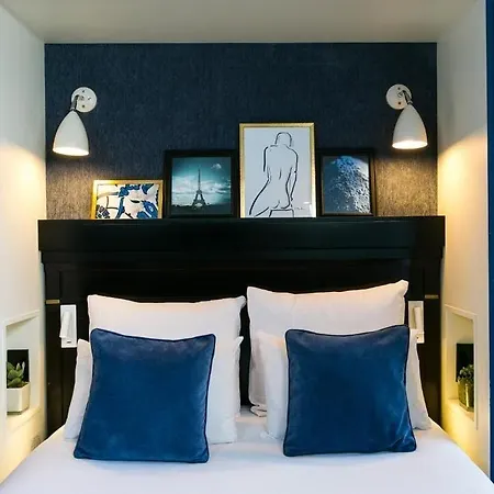 De Neuville Arc De Triomphe Hotel