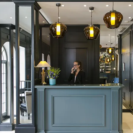 Hotel De Neuville Arc De Triomphe Parijs