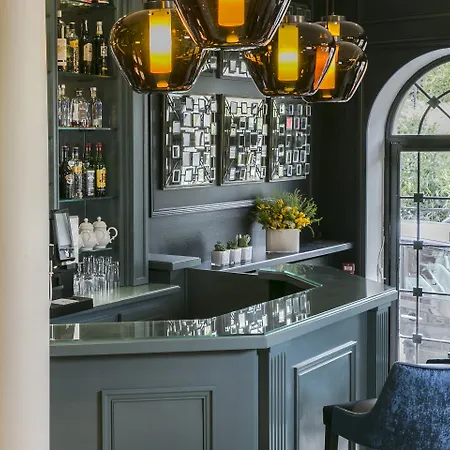 De Neuville Arc De Triomphe 4* Paris