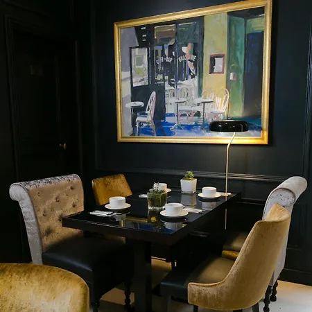 Hotel De Neuville Arc De Triomphe Paris